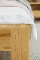 Manželská postel z masivu LK211 dub